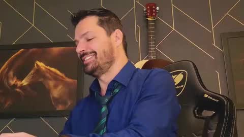 Aaron online show from February 17, 8:38 pm