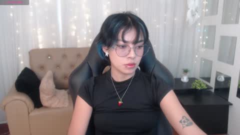 Abbi online show from December 22, 6:59 pm