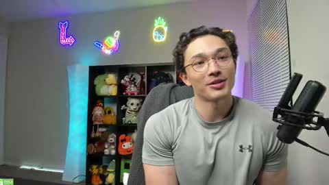 Snapshot of abbuddy920236 chatting on October 28, 2:23 am buddy online show from October 28, 2:23 am