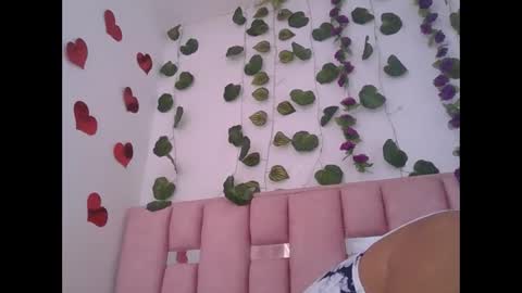 abby_moss_2 online show from June 6, 4:35 pm