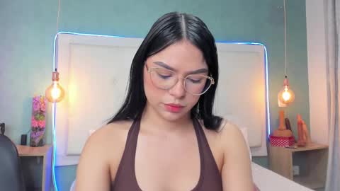 Abby Dixon  online show from December 19, 3:40 pm