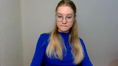 Abby Lovense is active online show from December 17, 11:28 am