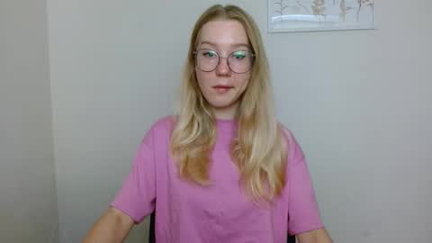 Abby Lovense is active online show from September 16, 9:01 am