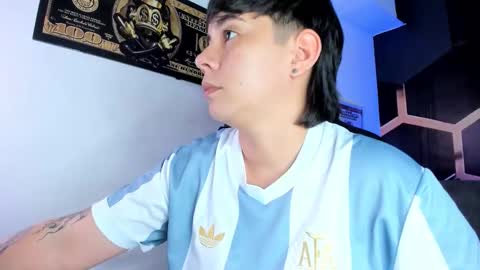 Snapshot of abbysmiitth_ chatting on October 20, 7:19 pm Abby Smith online show from October 20, 7:19 pm