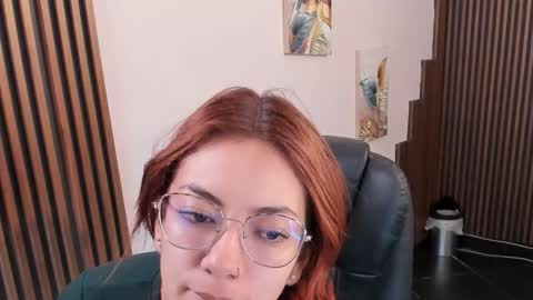 Snapshot of abbystones chatting on October 22, 10:40 am Abby Stones online show from October 22, 10:40 am