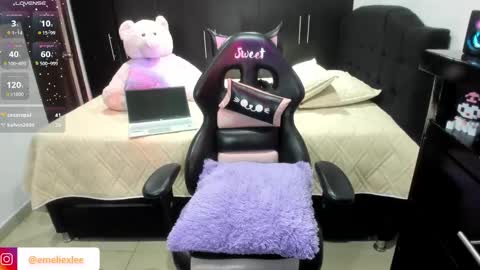 Snapshot of abbyxlee chatting on February 19, 3:28 am     online show from February 19, 3:28 am