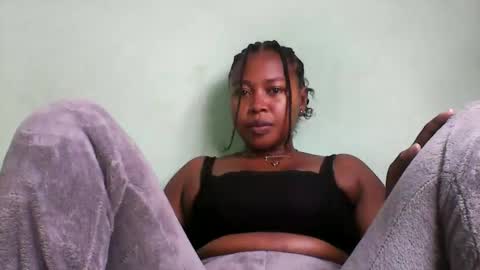 abella677022 online show from March 12, 5:06 pm