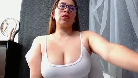 abril_bianchi online show from September 9, 11:16 pm