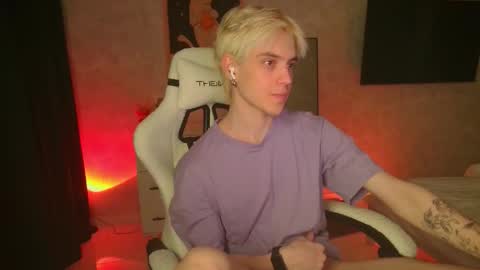 abslut online show from November 13, 3:47 pm