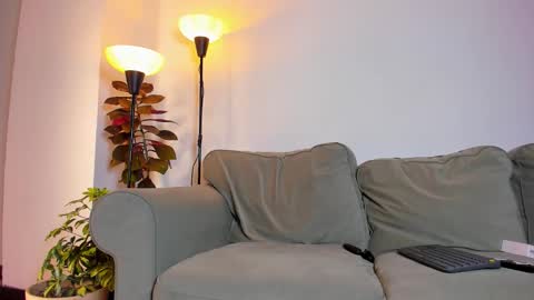 R. online show from November 22, 1:09 pm