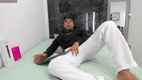 ada_brooke online show from March 27, 11:33 am