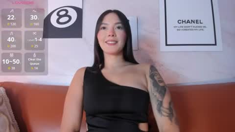 Adalyn Cute online show from June 16, 11:47 am