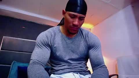 adam_fit19cm online show from January 17, 2:37 pm