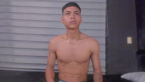 adam_piarse online show from March 11, 11:47 pm