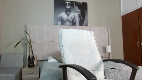 adam_piarse online show from September 23, 5:34 am