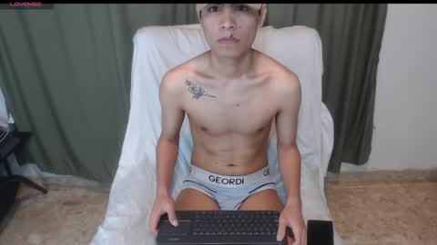 adam_sinclair online show from November 13, 6:54 pm