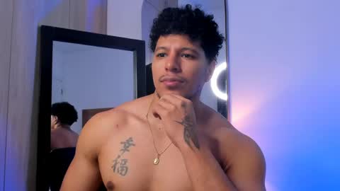 adambrocs1 online show from April 12, 3:38 pm