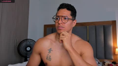 adambrocs1 online show from March 10, 11:34 am