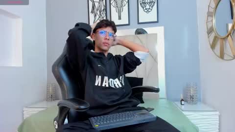 Adams Bobby online show from November 30, 11:17 am