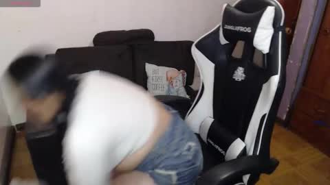 adams_mel online show from March 24, 11:33 pm