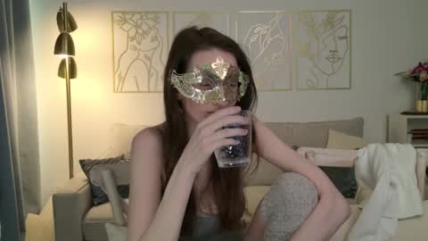 Addison Rose  I am currently away for the holiday weekend. Streams start again on 1242024. Enjoy the holiday online show from September 11, 12:23 am