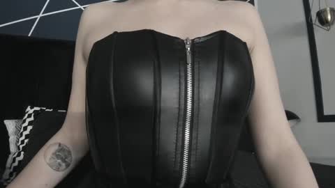 Ade  online show from March 10, 8:01 pm