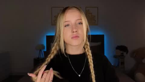 Adele online show from March 25, 10:16 pm