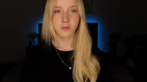 Adele online show from April 5, 9:34 pm