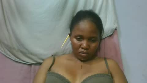 adelealy online show from April 20, 6:22 pm