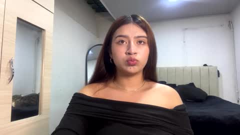 adellein foxx online show from October 14, 1:30 am