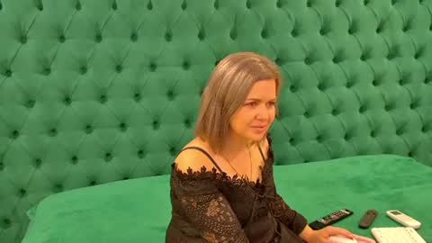 AdeleRavelle online show from August 4, 5:03 am