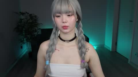 adelina__flower online show from March 18, 1:55 am