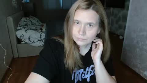 adelinalawson online show from May 8, 7:58 am