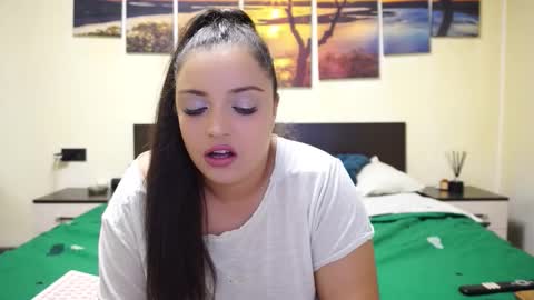 Adellineee online show from September 17, 9:40 pm