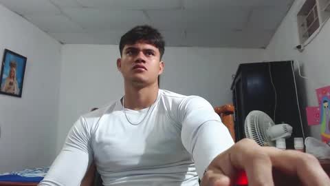 Snapshot of adonis_walkerx chatting on February 6, 2:26 pm adonis_walkerx online show from February 6, 2:26 pm