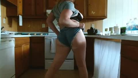 adorable22 online show from June 12, 8:41 pm