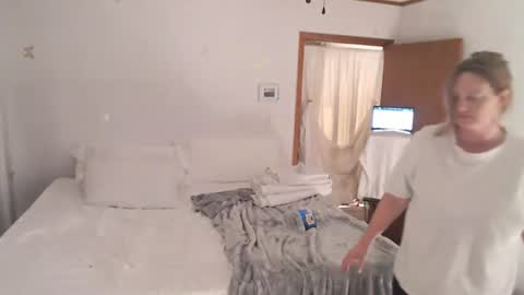 adorable22 online show from July 18, 3:08 am