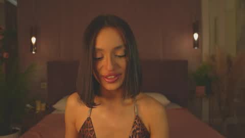 adoracortes online show from April 18, 5:20 am