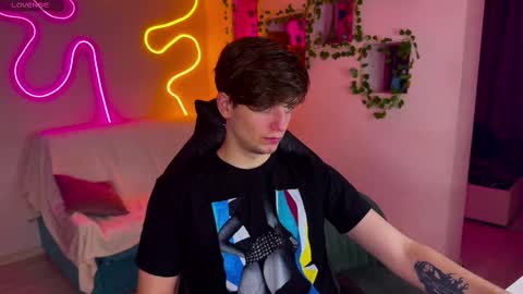 adrean_sofi online show from February 24, 7:41 pm