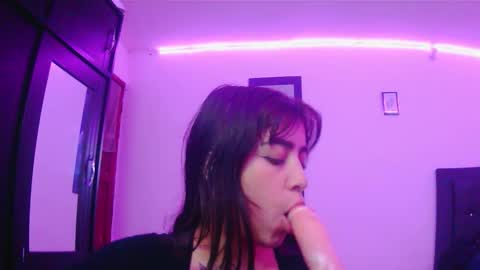     online show from November 28, 5:42 pm