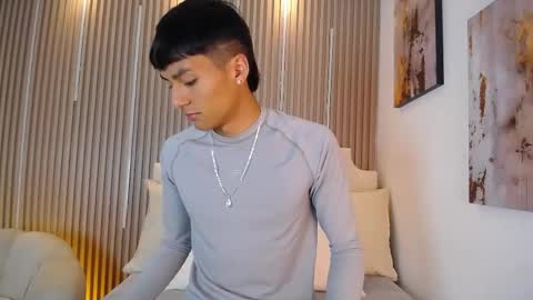 adrianstark_ online show from May 25, 12:44 pm