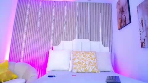 adrianstark_ online show from July 14, 12:32 pm