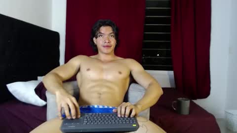 adriel_escalante online show from January 7, 3:22 am