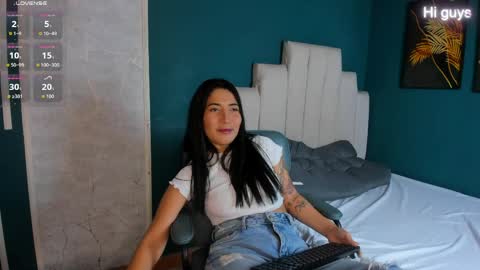 adriienne_ online show from April 23, 9:38 pm