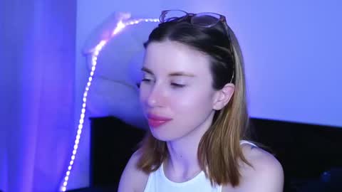 Aelia online show from April 15, 5:16 pm