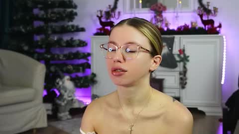 Aelia online show from November 23, 6:11 am