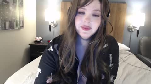 aeris ellie online show from October 8, 4:07 am