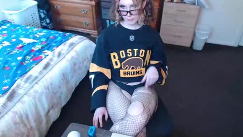 AESTROGEN online show from April 11, 7:51 pm