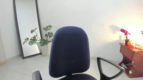 Snapshot of afrodita3123 chatting on October 22, 4:41 pm Lorena online show from October 22, 4:41 pm