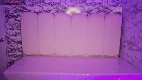 afrodita_wild_v online show from December 5, 8:39 pm